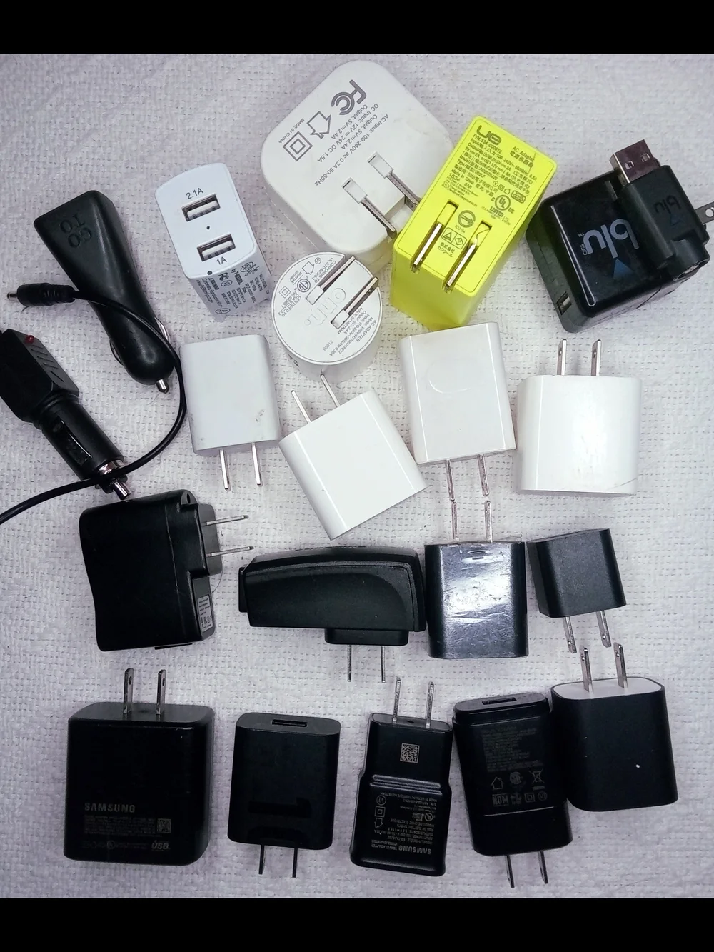 Lot 20 Wall Outlet Car USB Adapter Charger Block Dual Ports Folding Samsung Blu